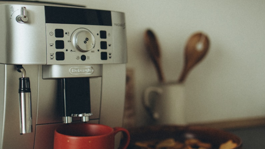 Pokazený kávovara Delonghi. Káva netečie
